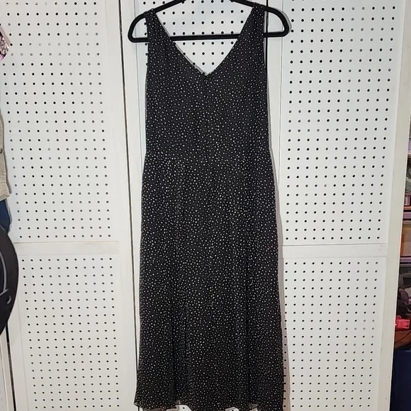 Talbots Pure Silk Size 10 Black w/ Cream Dots Midi Dress Sleeveless Pleated - Picture 7 of 8